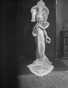 Greenwich Village follies, 1920 Sept. 8. Creator: Arnold Genthe