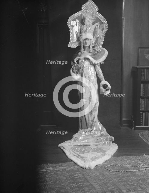 Greenwich Village follies, 1920 Sept. 8. Creator: Arnold Genthe.