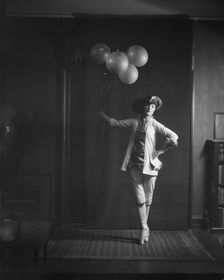 Greenwich Village follies, 1920 Sept. 8. Creator: Arnold Genthe