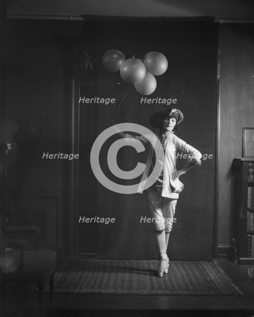 Greenwich Village follies, 1920 Sept. 8. Creator: Arnold Genthe.