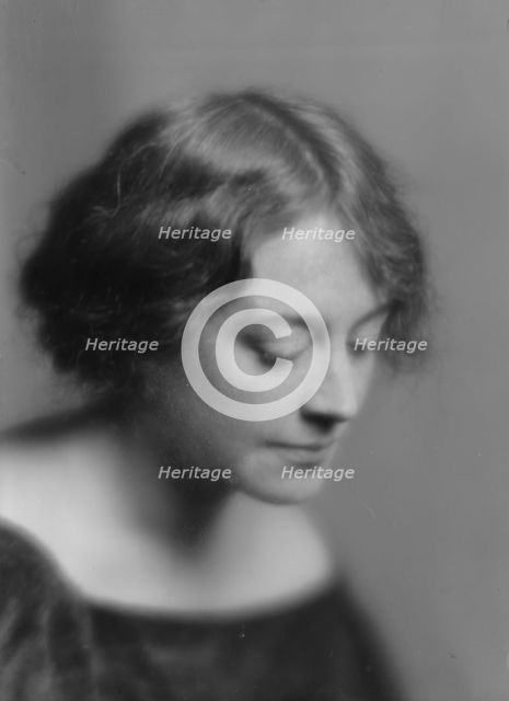 Greenwood, S., Miss, portrait photograph, 1914 Mar. 9. Creator: Arnold Genthe.
