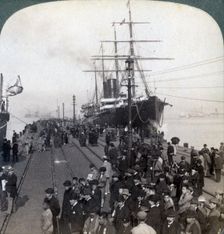 Greetings for newcomers on the pier alongside the Pacific Mail SS China, at Yokohama, Japan, 1904.Artist: Underwood & Underwood
