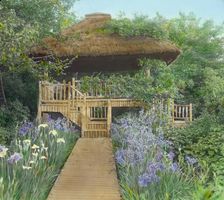 "Grey-Croft," Stephen Swete Cummins house, Huntting Lane, East Hampton, New York, 1913. Creator: Frances Benjamin Johnston