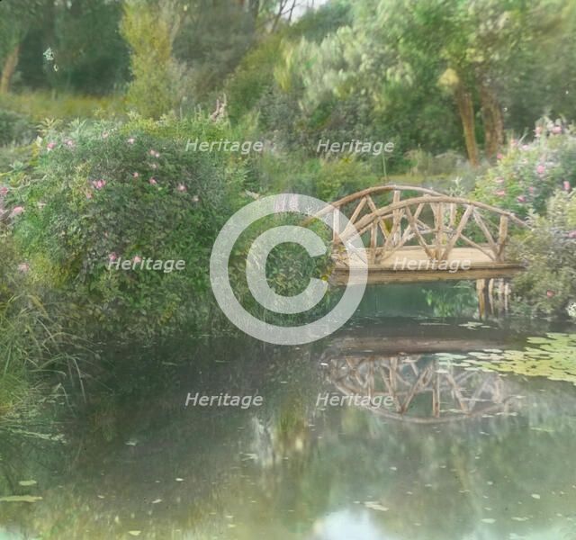 "Grey-Croft," Stephen Swete Cummins house, Huntting Lane, East Hampton, New York, 1913. Creator: Frances Benjamin Johnston.