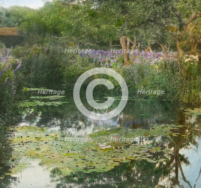 "Grey-Croft," Stephen Swete Cummins house, Huntting Lane, East Hampton, New York, 1913. Creator: Frances Benjamin Johnston.