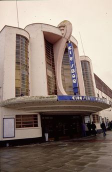 Grosvenor Cine/Bar Experience, Alexandra Avenue, Rayners Lane, Harrow, London, 1986-1999. Creator: Norman Walley