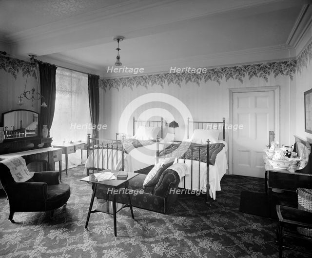 Grosvenor Hotel, 101 Buckingham Palace Road, London, 1910. Artist: Bedford Lemere and Company