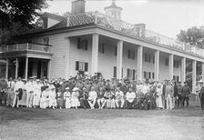 Group at Mount Vernon, 1917. Creator: Harris & Ewing