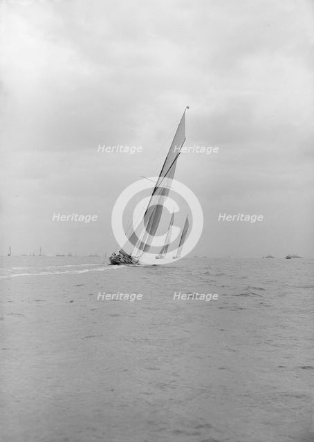 Group of 15 Metres racing close-hauled, 1913. Creator: Kirk & Sons of Cowes.