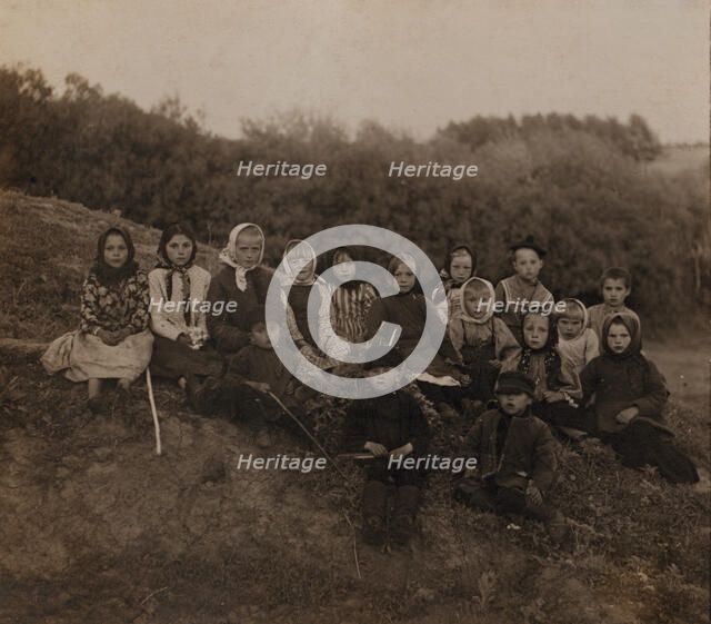 Group of children, in Iasnaia Poliana, 1908. Creator: Sergey Mikhaylovich Prokudin-Gorsky.