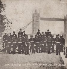 Group of artillery at Tower Bridge, London, c1910