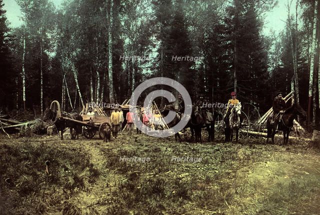 Group of Workers at the Zimov'evsko-Meshchaninovskaia Railroad, 1906-1908. Creator: Dorozhno-Stroitel'nyi Otdel.