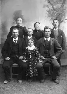 Group portrait, 1905-1910. Creator: Per Persson
