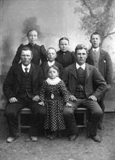 Group portrait, 1905-1910. Creator: Per Persson