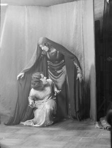 Guthrie dancers, between 1924 and 1929. Creator: Arnold Genthe