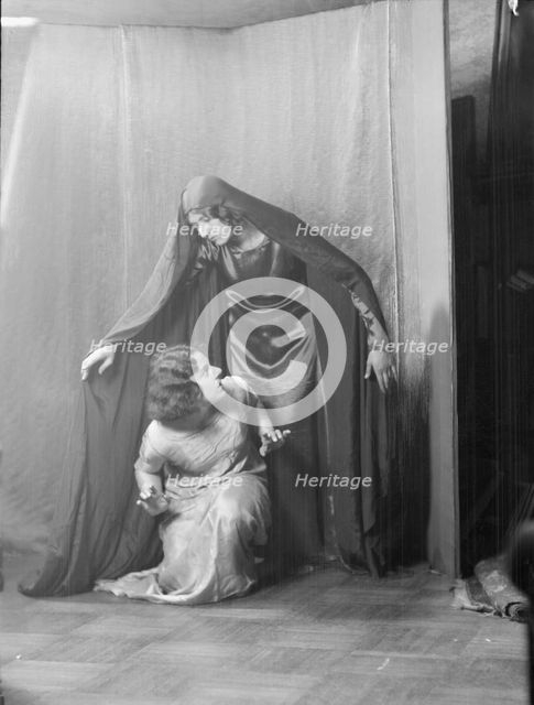 Guthrie dancers, between 1924 and 1929. Creator: Arnold Genthe.