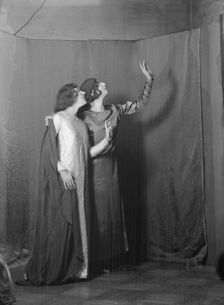 Guthrie dancers, between 1924 and 1929. Creator: Arnold Genthe