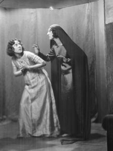 Guthrie dancers, between 1924 and 1929. Creator: Arnold Genthe