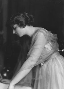 Guthrie, J., Miss, portrait photograph, 1916 Mar. 15. Creator: Arnold Genthe