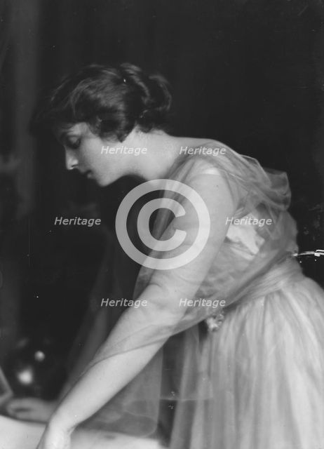 Guthrie, J., Miss, portrait photograph, 1916 Mar. 15. Creator: Arnold Genthe.