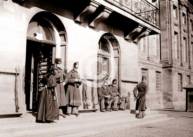 Guards, Amsterdam, 1898.Artist: James Batkin