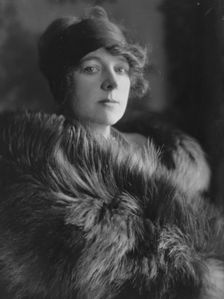 Guinness, Benjamin, Mrs., portrait photograph, 1916 Jan. 6. Creator: Arnold Genthe