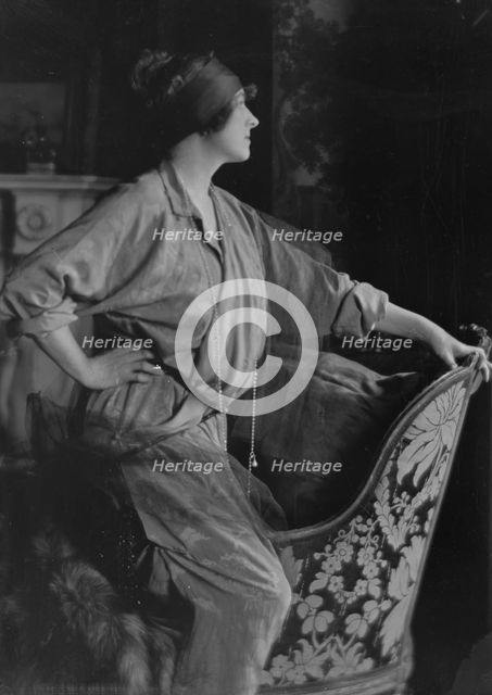 Guinness, Benjamin, Mrs., portrait photograph, 1916 Jan. 6. Creator: Arnold Genthe.