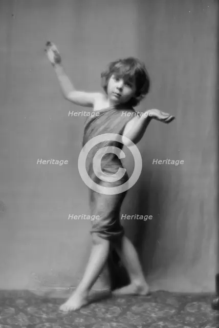 Guinness, Tanis, portrait photograph, ca. 1913. Creator: Arnold Genthe.