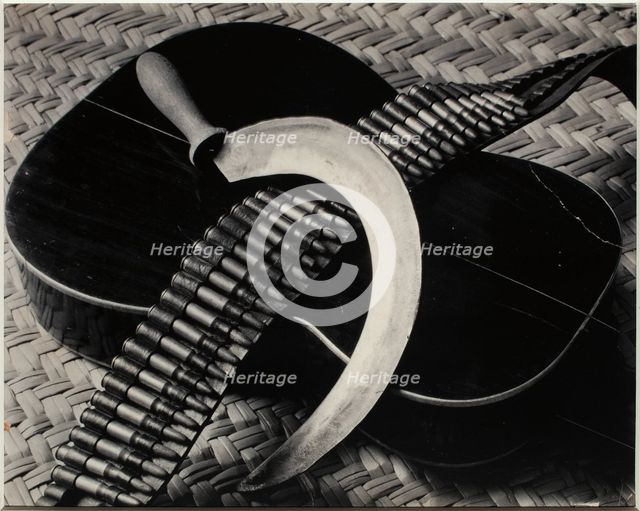 Guitare, cartouchière et faucille (Guitar, cartridge belt and sickle), 1929.