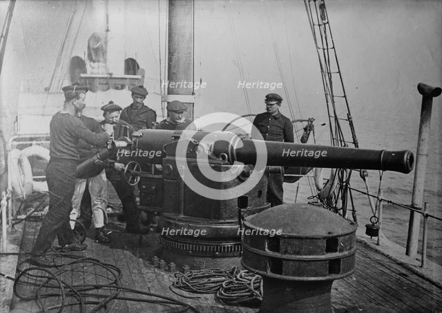 Gun of 100 - French Navy, 20 May 1918. Creator: Bain News Service.
