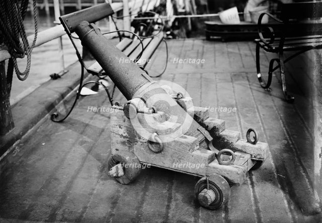 Gun on SUCCESS, between c1910 and c1915. Creator: Bain News Service.