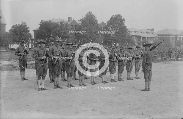 Gun Squad, Fort Slocum, 1917. Creator: Bain News Service.