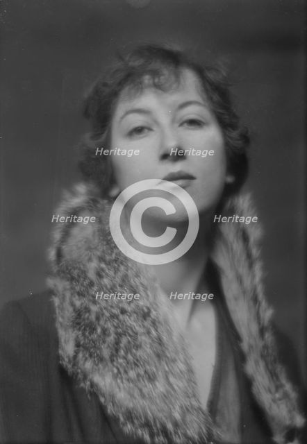 Gwynn, Miss, portrait photograph, 1915. Creator: Arnold Genthe.