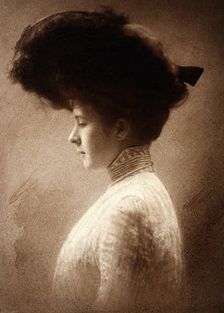 Gwendoline Syrie Maud Wellcome (née Barnardo), Syrie Maugham, 1903. Creator: Nitscher