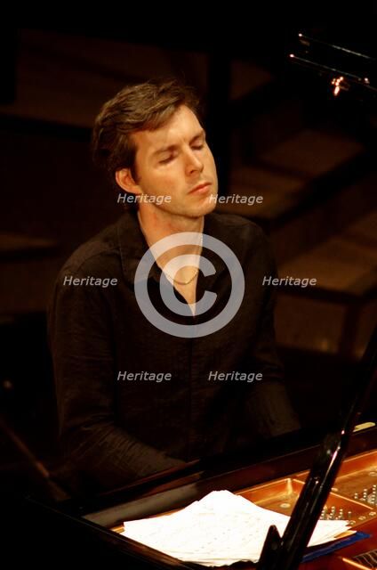 Gwilym Simcock, The Ship, Sevenoaks, Kent, 2011. Artist: Brian O'Connor