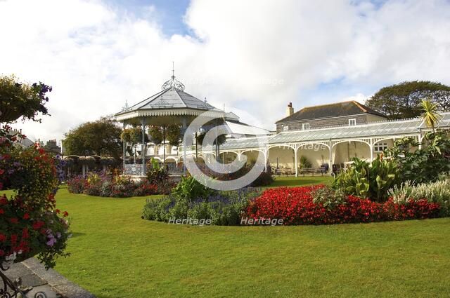 Gyllyngdune Gardens, Falmouth, Cornwall, 2007. Artist: Mike Hesketh-Roberts.