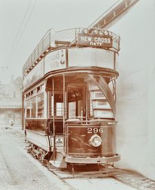 Double-decker electric tram, 1907