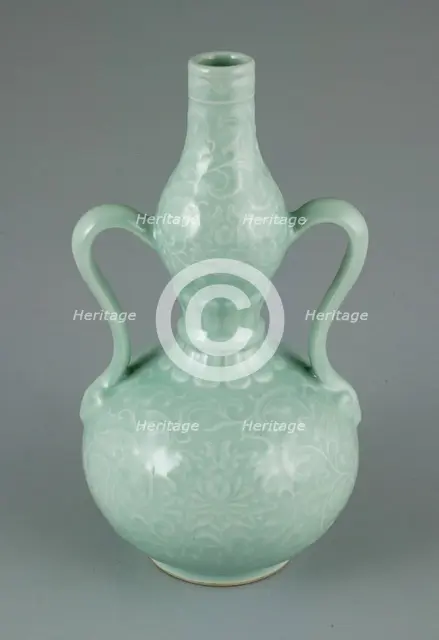 Double-Gourd Vase with Incurved Loop Handles, Qing dynasty, Yongzheng period (1723-1735). Creator: Unknown.