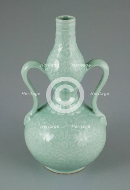 Double-Gourd Vase with Incurved Loop Handles, Qing dynasty, Yongzheng period (1723-1735). Creator: Unknown.