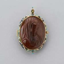 Double-Sided Pendant with Christ and Virgin, France, 18th century (cameo); 17th century (mount). Creator: Unknown