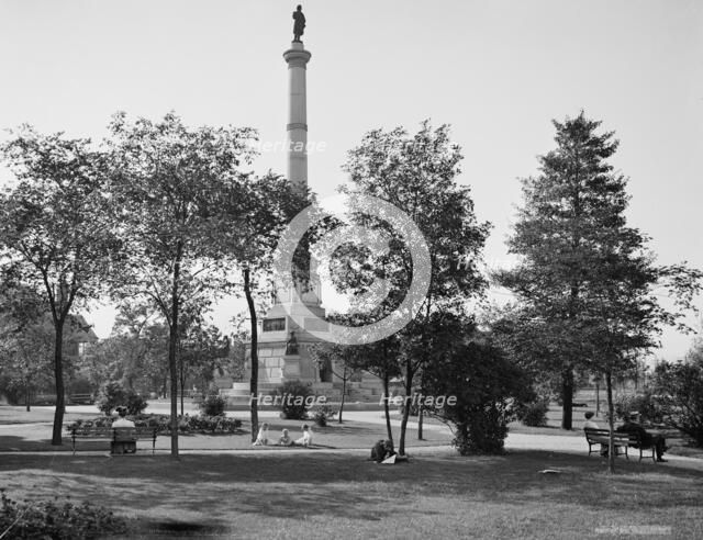 Douglas Monument, Douglas Park, Chicago, Ill., (c1907?). Creator: Unknown.