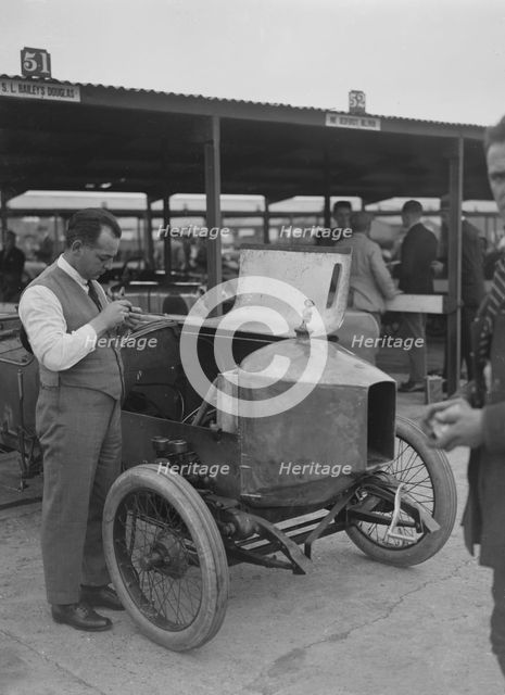 Douglas racing car of SL Bailey at the JCC 200 Mile Race, Brooklands, Surrey, 1921. Artist: Bill Brunell.