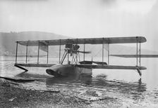 Doc Wildman in Curtiss Boat, between c1910 and c1915. Creator: Bain News Service