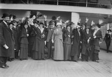 Doctors & families going to war zone, 10/17/14, Dr. Mary Crawford, 17 Oct 1914. Creator: Bain News Service