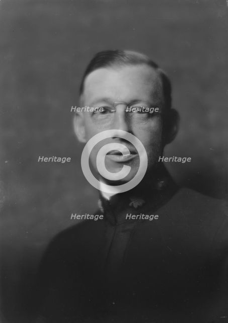 Dodge, A.H., Dr., portrait photograph, 1917 Oct. 2. Creator: Arnold Genthe.