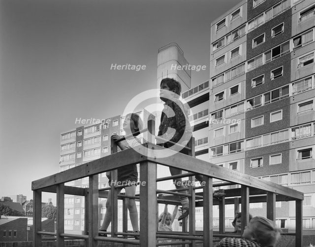 Doddington Estate, Battersea, Wandsworth, London, 08/09/1971. Creator: John Laing plc.