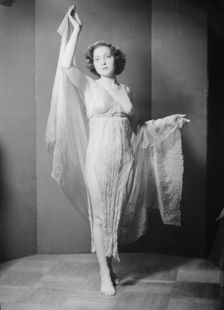 Dolin, Hortense, portrait photograph, 1935 May. Creator: Arnold Genthe