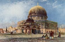 Dome of the Rock with Dome of the Chain (Kubbet Es Silseleh) 1902. Creator: John Fulleylove