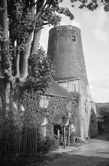 Doolittle Windmill, Totternhoe, Bedfordshire. Artist: HES Simmons