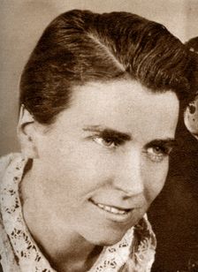 Dorothy Arzner, American film director, 1933